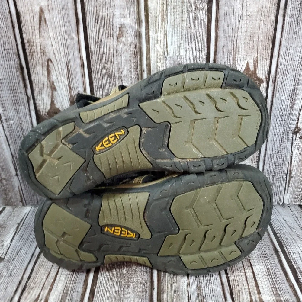 Keen Big Kid Newport H2 Sandal Black Tan Waterproof Hiking Shoes Unisex Size 5
